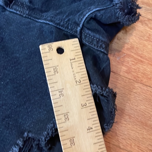 Levi’s 501 Black Women’s Shorts Cut Offs Raw Hem ButtonFly Size Tag 31 - Picture 9 of 13